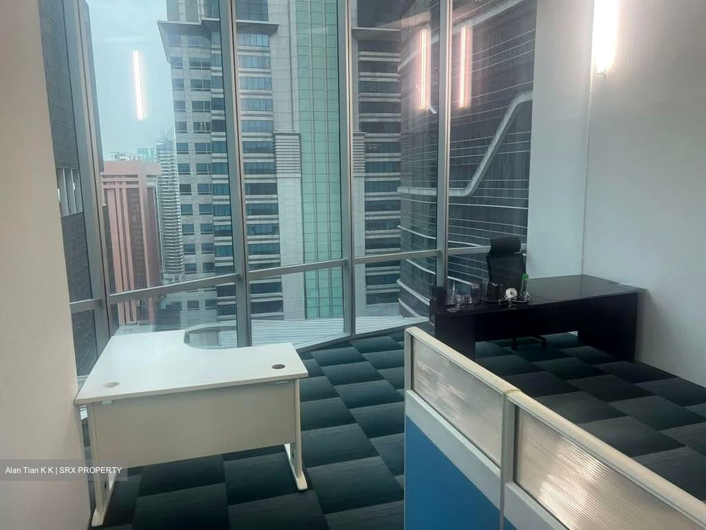 Oxley Tower (D1), Office #598079341